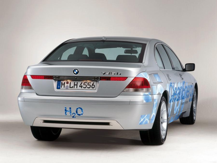  BMW 745h CleanEnergy Concept 2002 года  (фото 5 из 10)